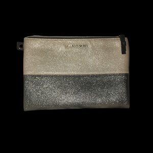 Large VS wristlet 🌟 shiny !